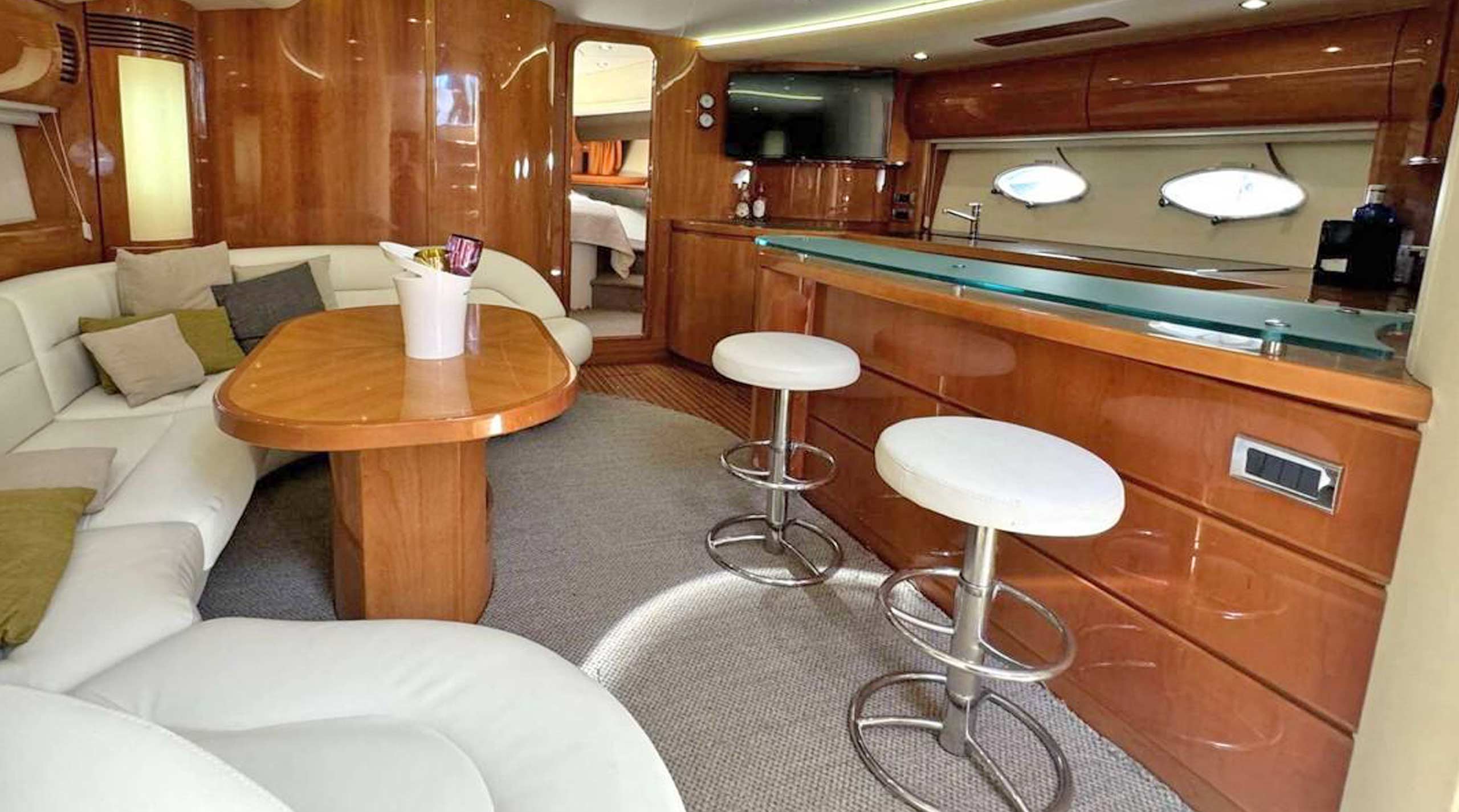 Princess V65