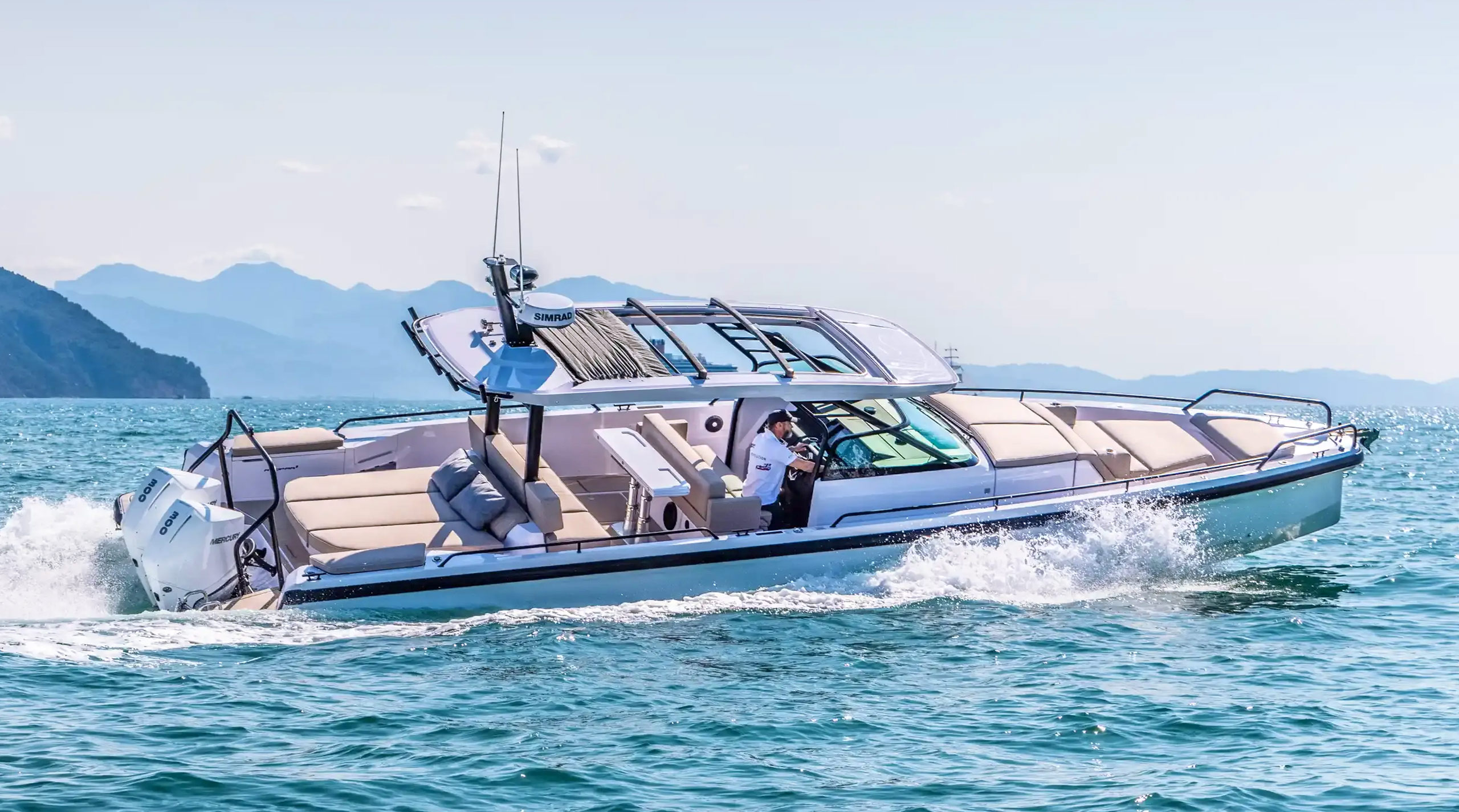 Axopar Brabus 37